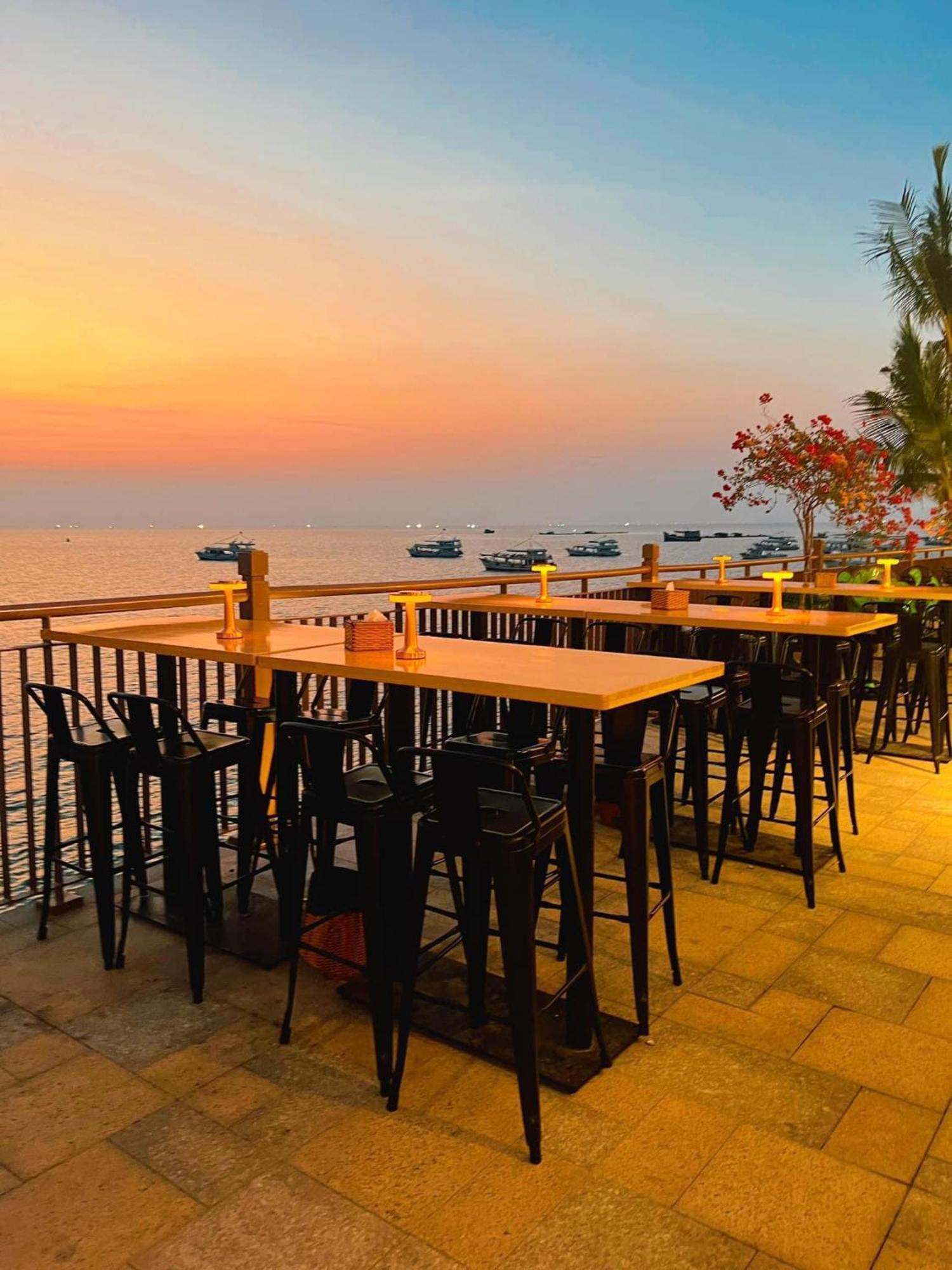Sunset Sorrento Phu Quocアパートホテル エクステリア 写真