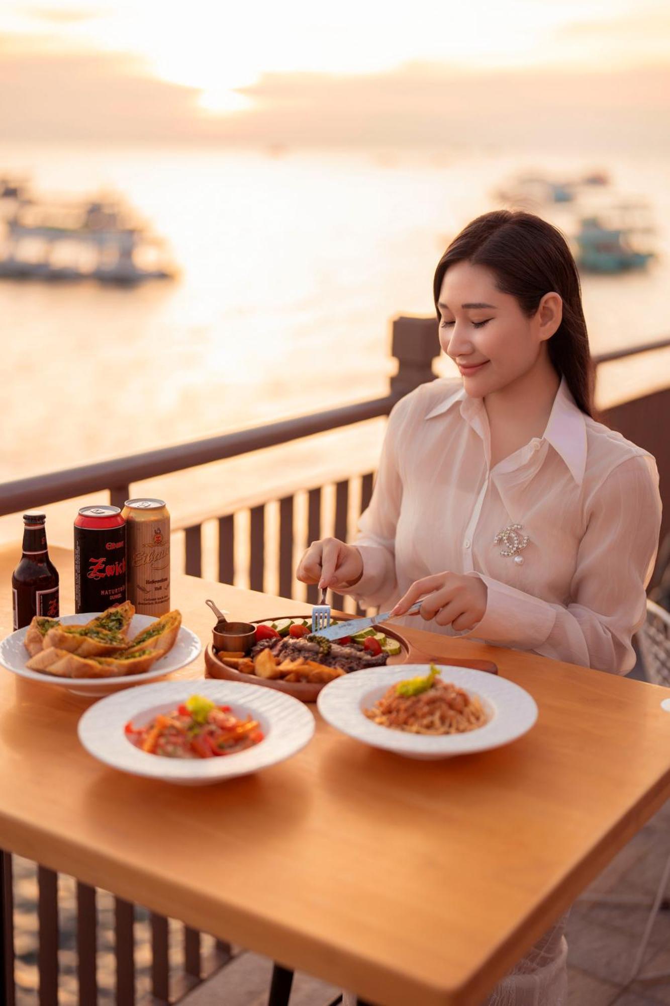 Sunset Sorrento Phu Quocアパートホテル エクステリア 写真
