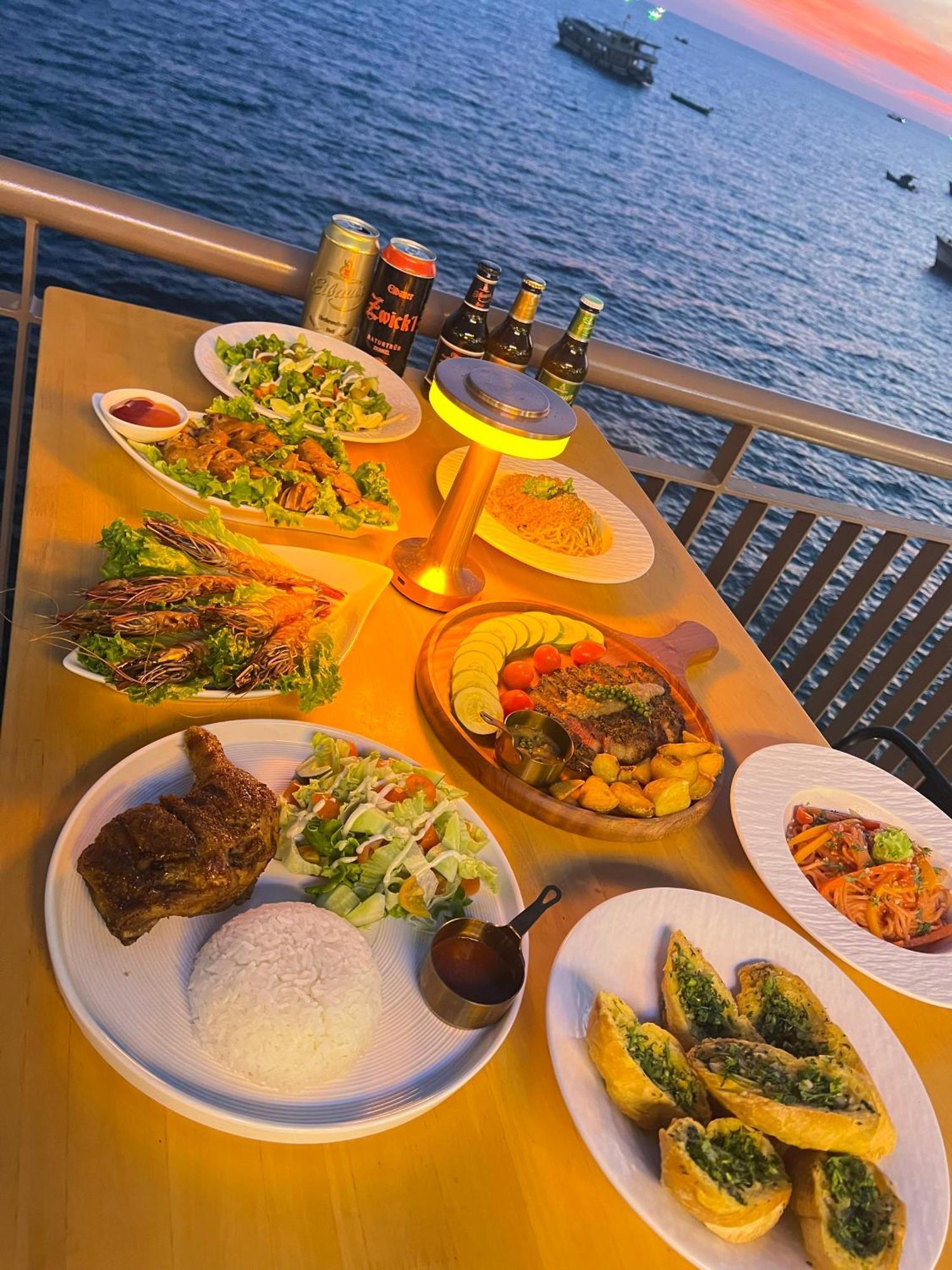 Sunset Sorrento Phu Quocアパートホテル エクステリア 写真