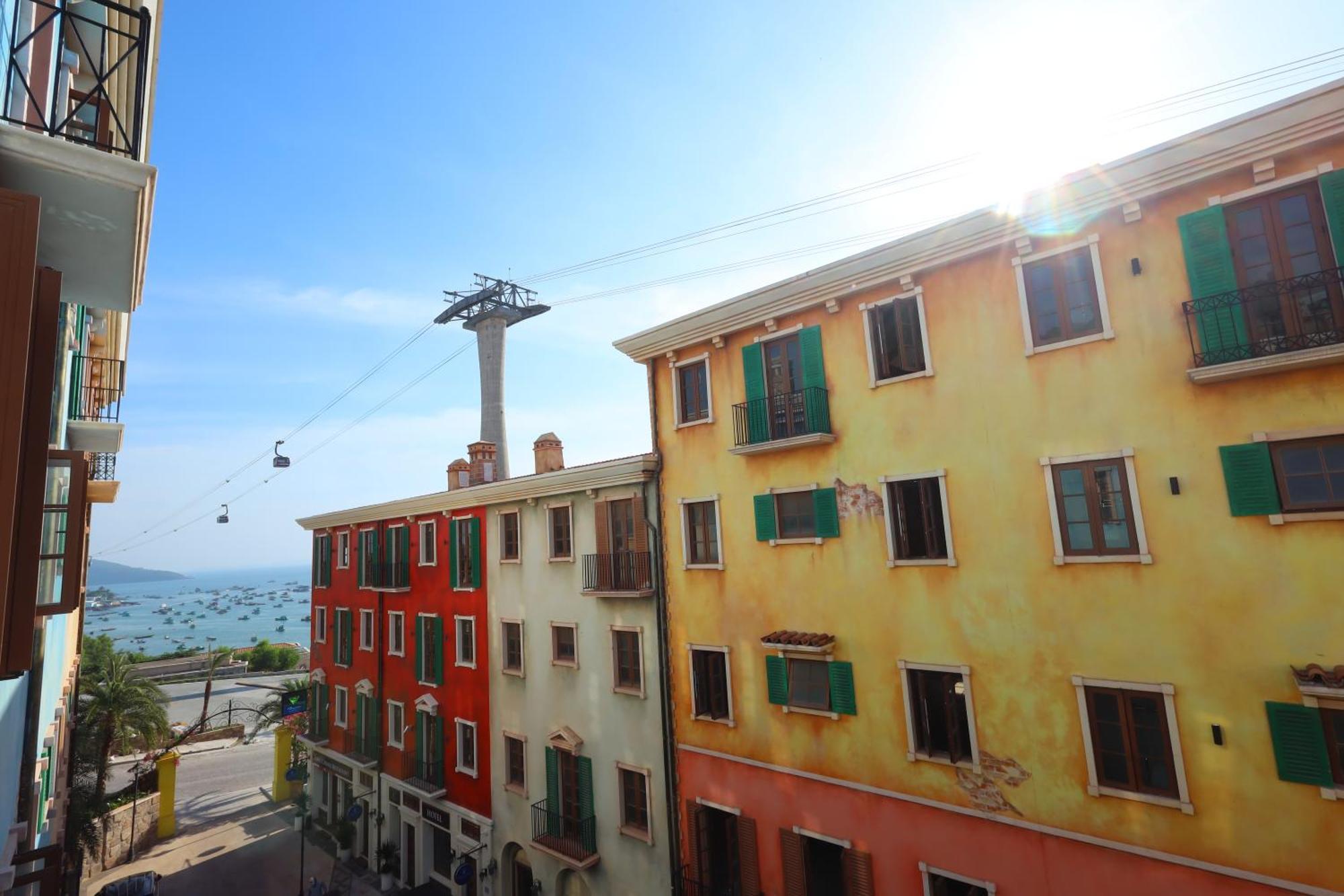 Sunset Sorrento Phu Quocアパートホテル エクステリア 写真
